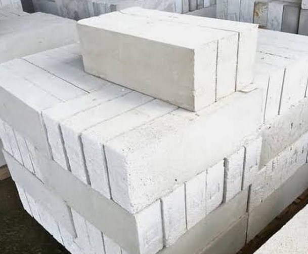Bata Ringan AAC (Autoclaved Aerated Concrete)